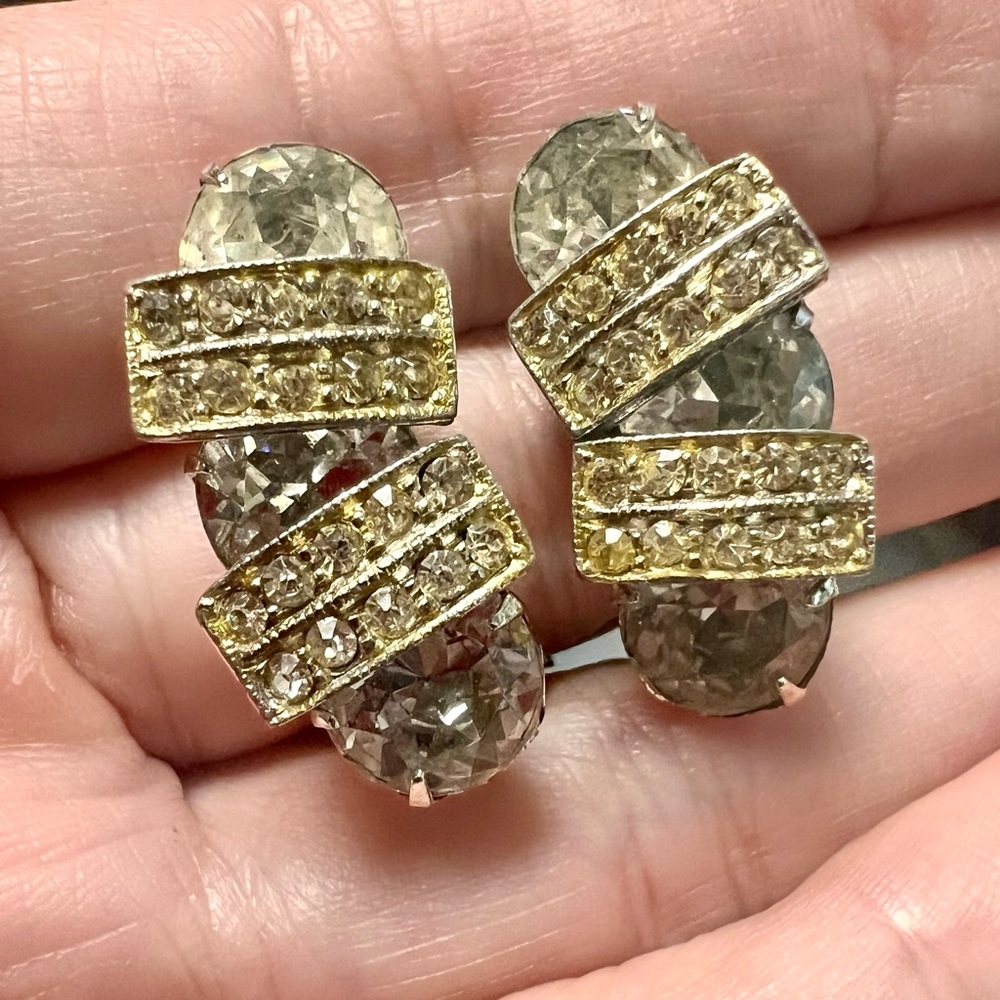 Vintage Signed WEISS Silver & Gold Two Tone Rhinestone Clip On‎ Earrings